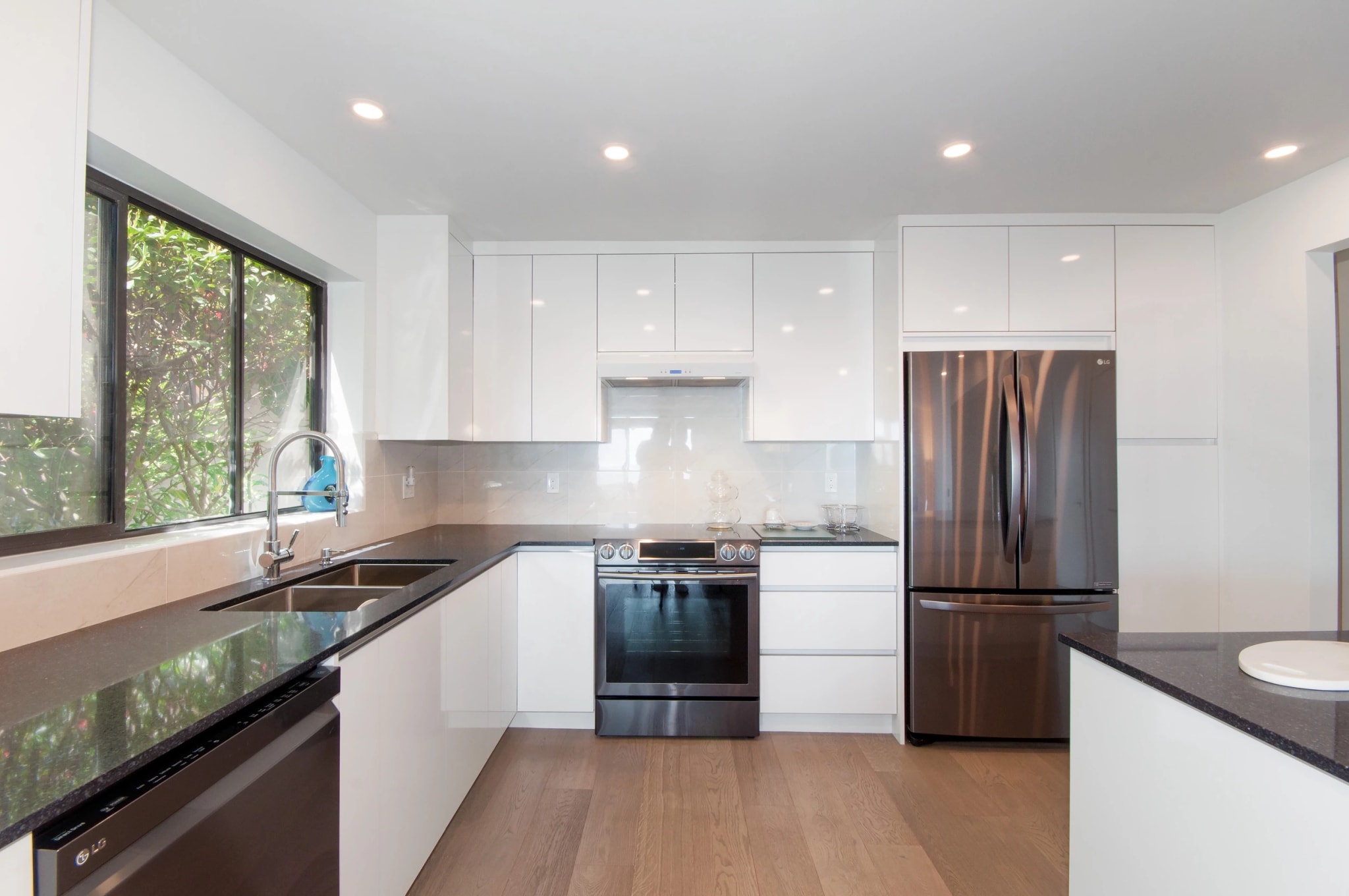 featured image for portfolio project "West Vancouver Condo"
